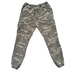 Abercrombie & Fitch tie waist high rise army style camo jogger green pants